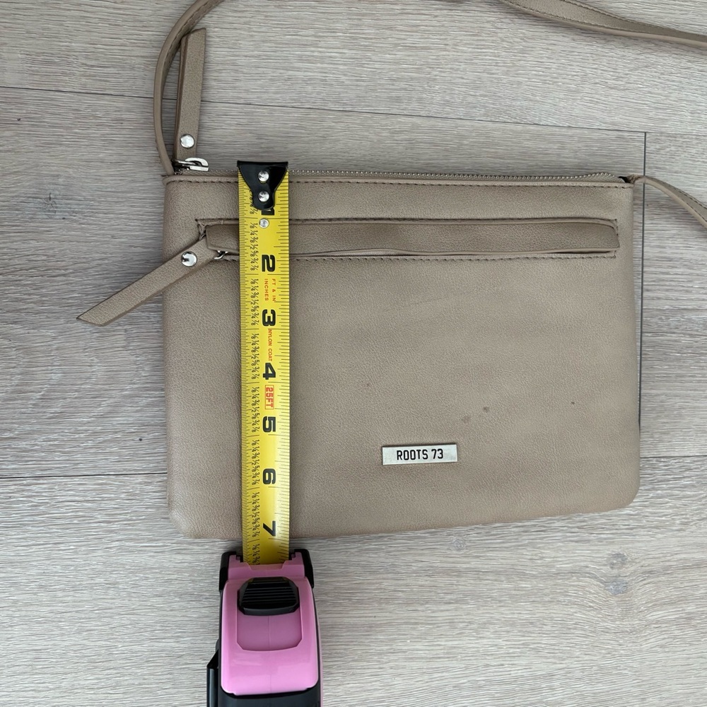 Roots Canada Crossbody Purse - Picture 11 of 11